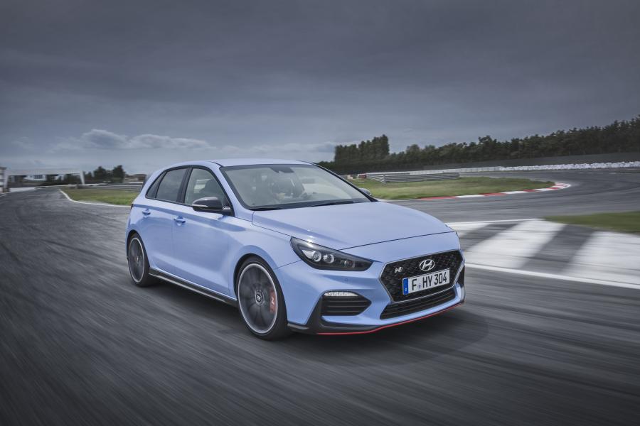  Hyundai i30 N 2017 года  (WW) (фото 18 из 47)